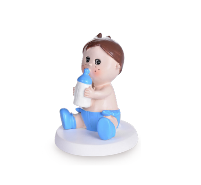 Enfant avec biberon de 7,5 cm