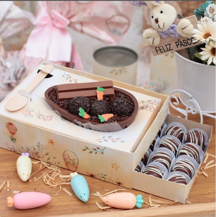 Coquetier avec cuillère et tiroir décoré 350g/5