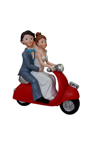 Mariés sur une Vespa de 18 cm