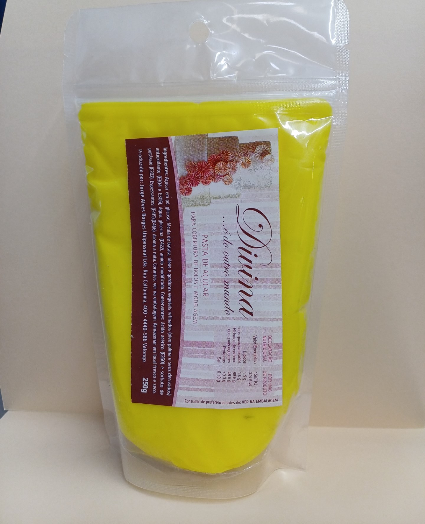 Pâte à sucre Divine Jaune 250g