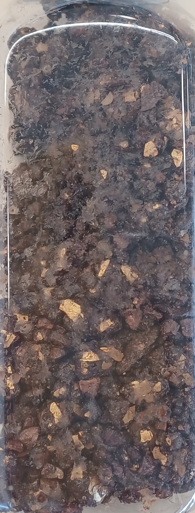Crumble de cacao à la feuille d’or