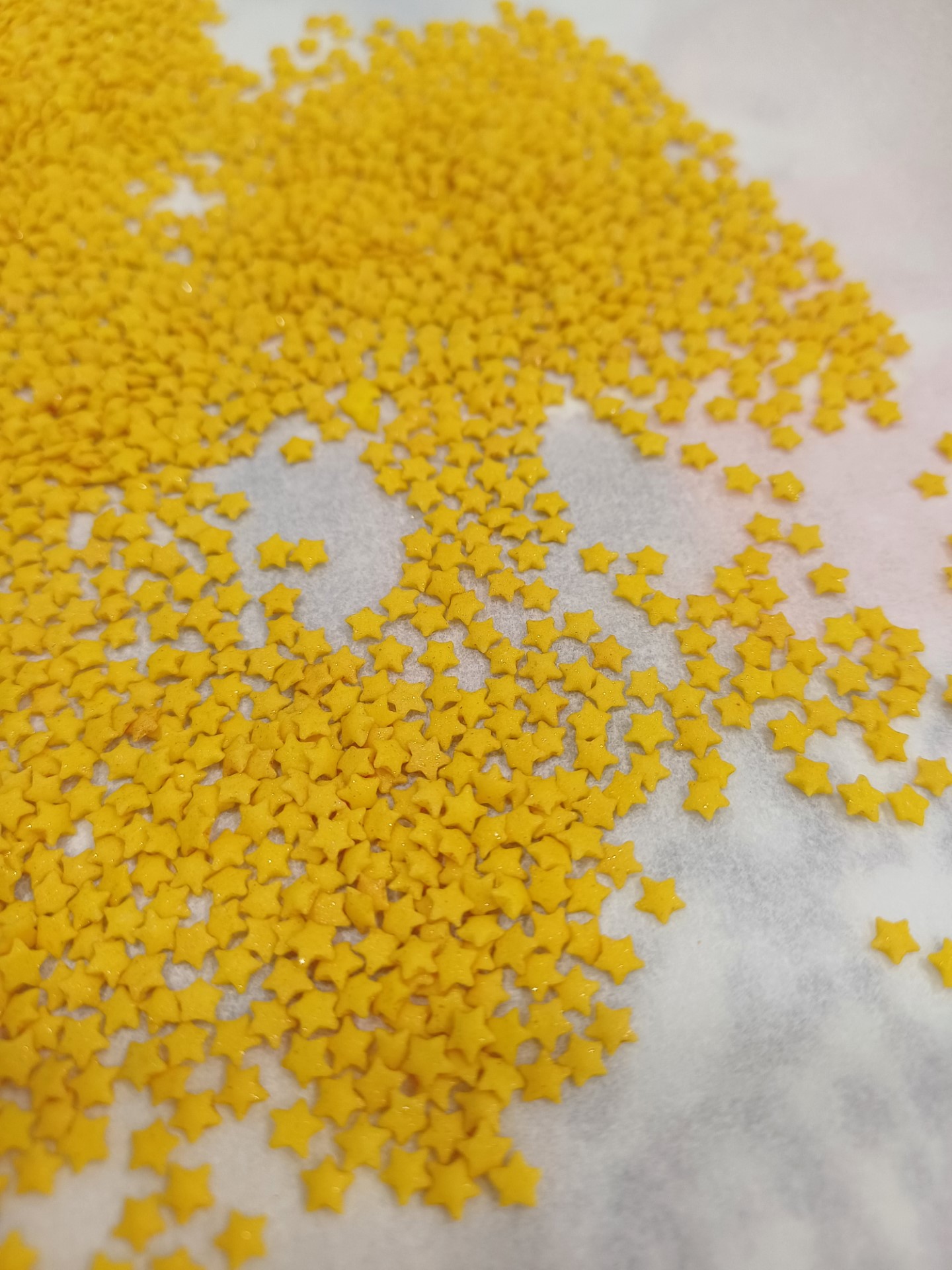 Étoiles en sucre doré de 3 mm