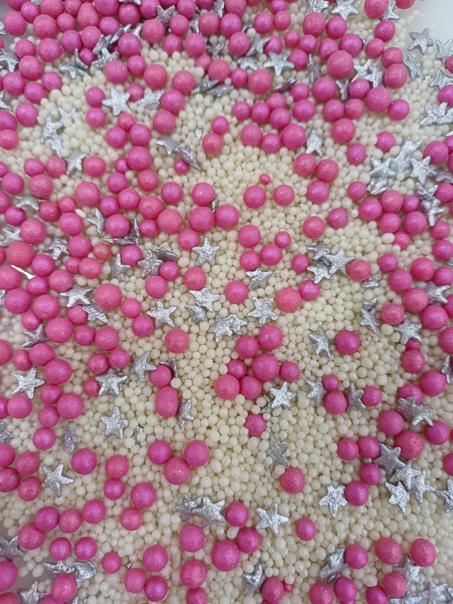 Mélange de confettis roses pour filles 60 g