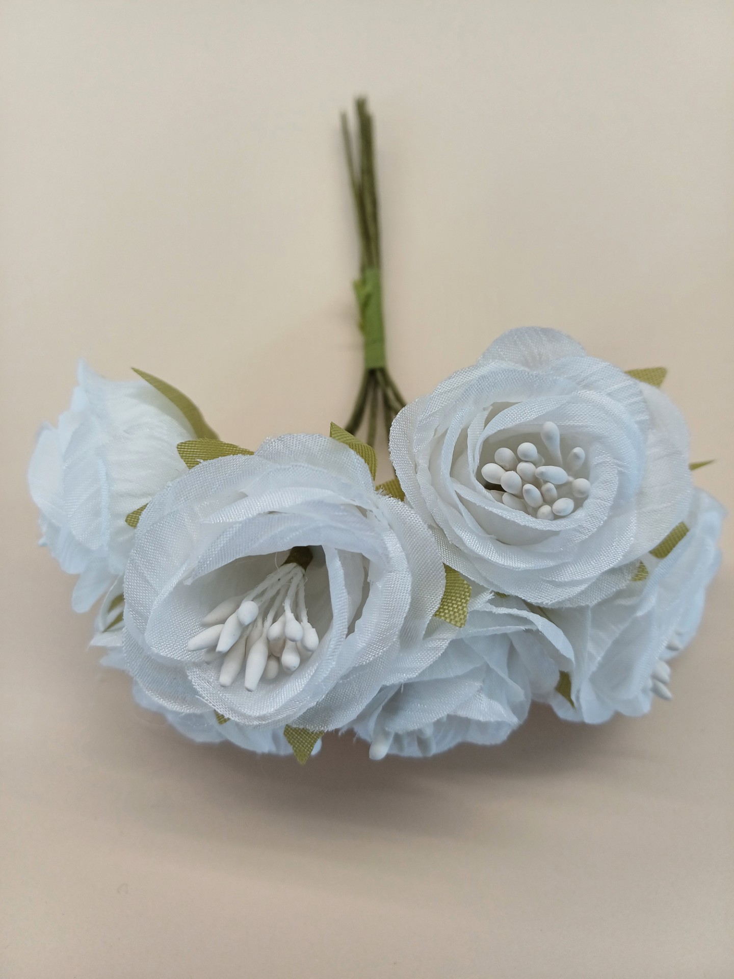 Rose artificielle avec étamines blanches Sc.30