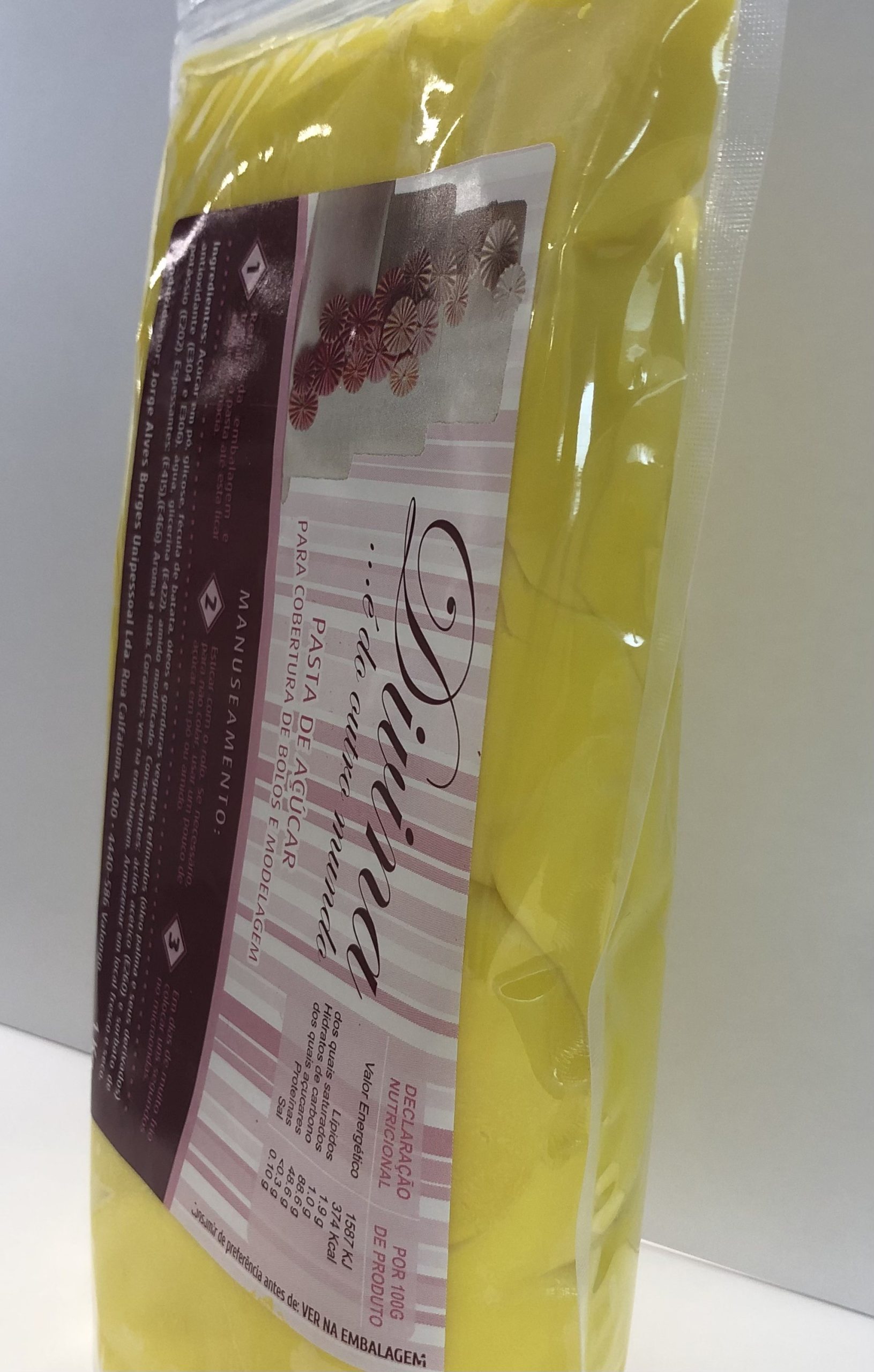 Pâte à sucre Divine Jaune 1Kg